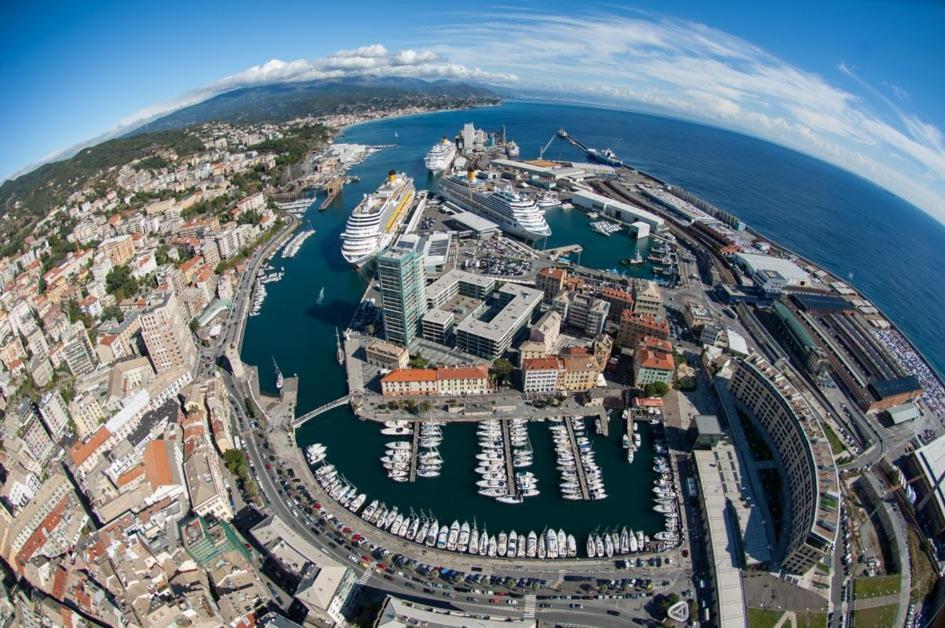 Savona Casa Per Vacanze E Lavoro Apartment Bagian luar foto