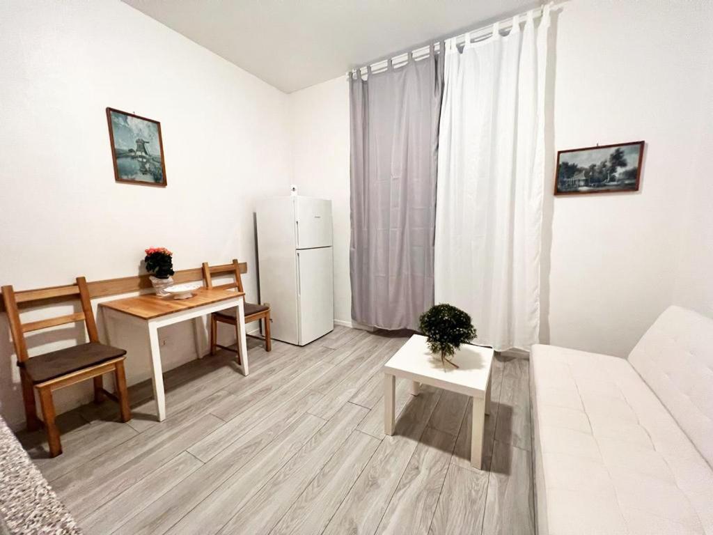 Savona Casa Per Vacanze E Lavoro Apartment Bagian luar foto