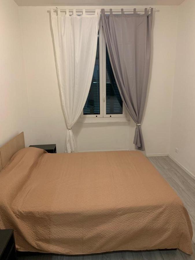 Savona Casa Per Vacanze E Lavoro Apartment Bagian luar foto