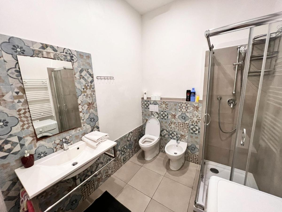 Savona Casa Per Vacanze E Lavoro Apartment Bagian luar foto